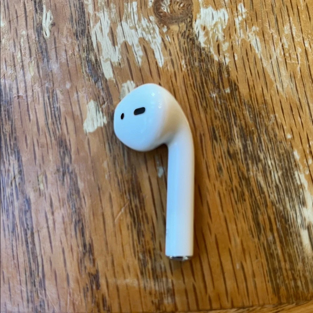 Genuine Apple Airpods Right (R) A1523 Bluetooth Right side Replacement ONLY